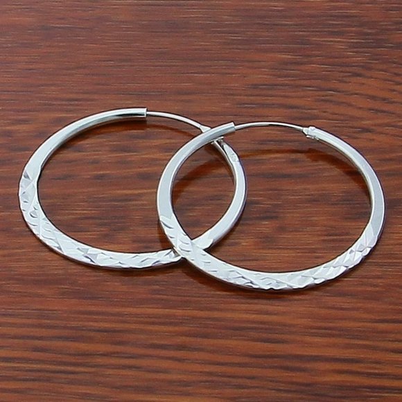 New 18K White Gold Diamond Cut Round Hoop Earrings - Picture 4 of 5
